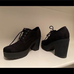 Black boots with heel